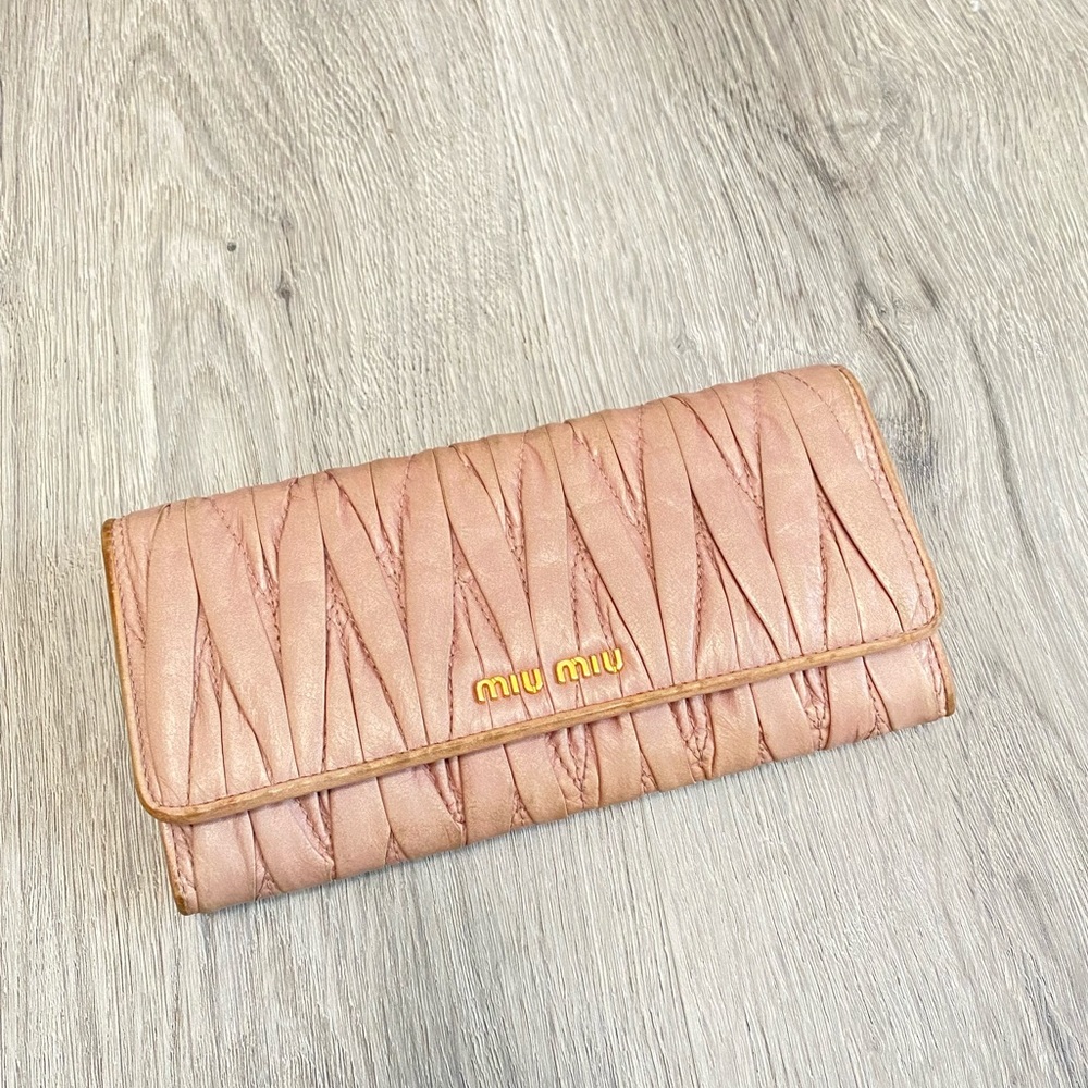 MIU MIU | Pink Matelassé long wallet 👛👛👛